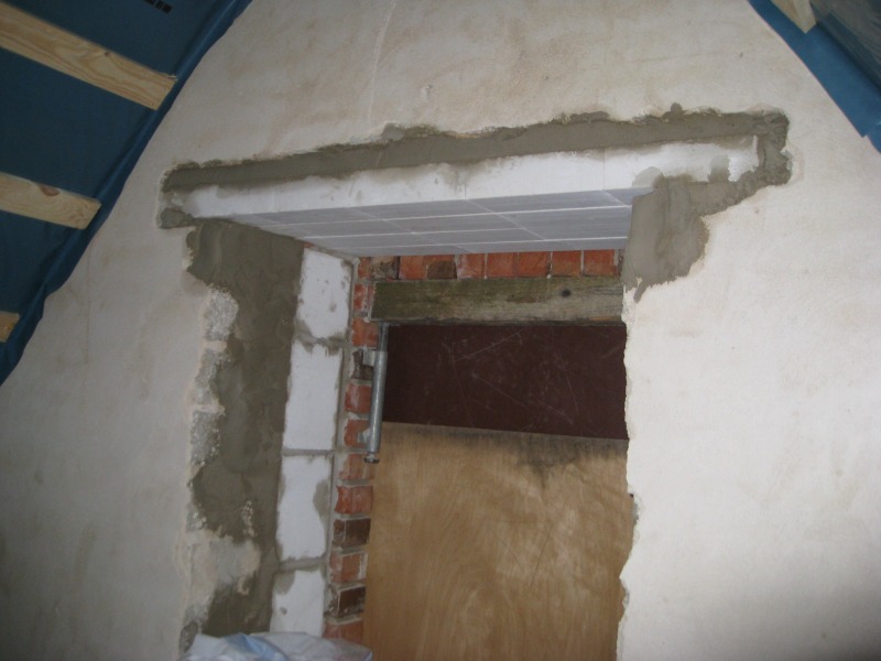 Fenstersturz im Dachgiebel