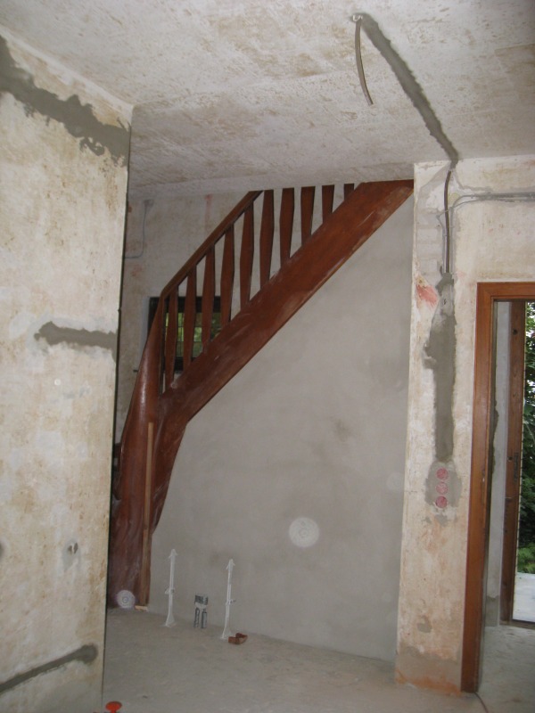 Kabelschlitze im Flur